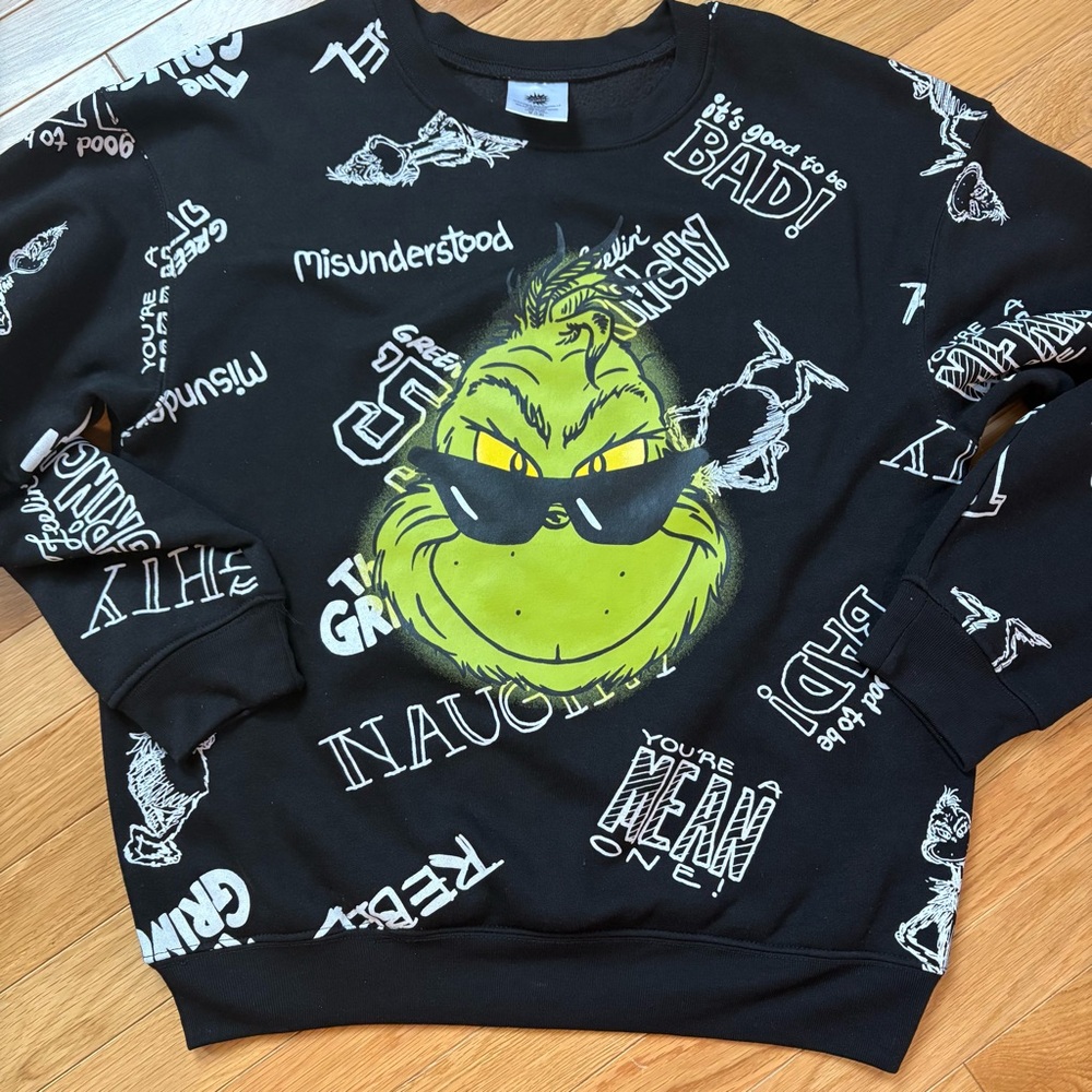 Black Grinch Graphic Ugly Holiday Sweatshirt. Juniors 7-9 Size Medium.